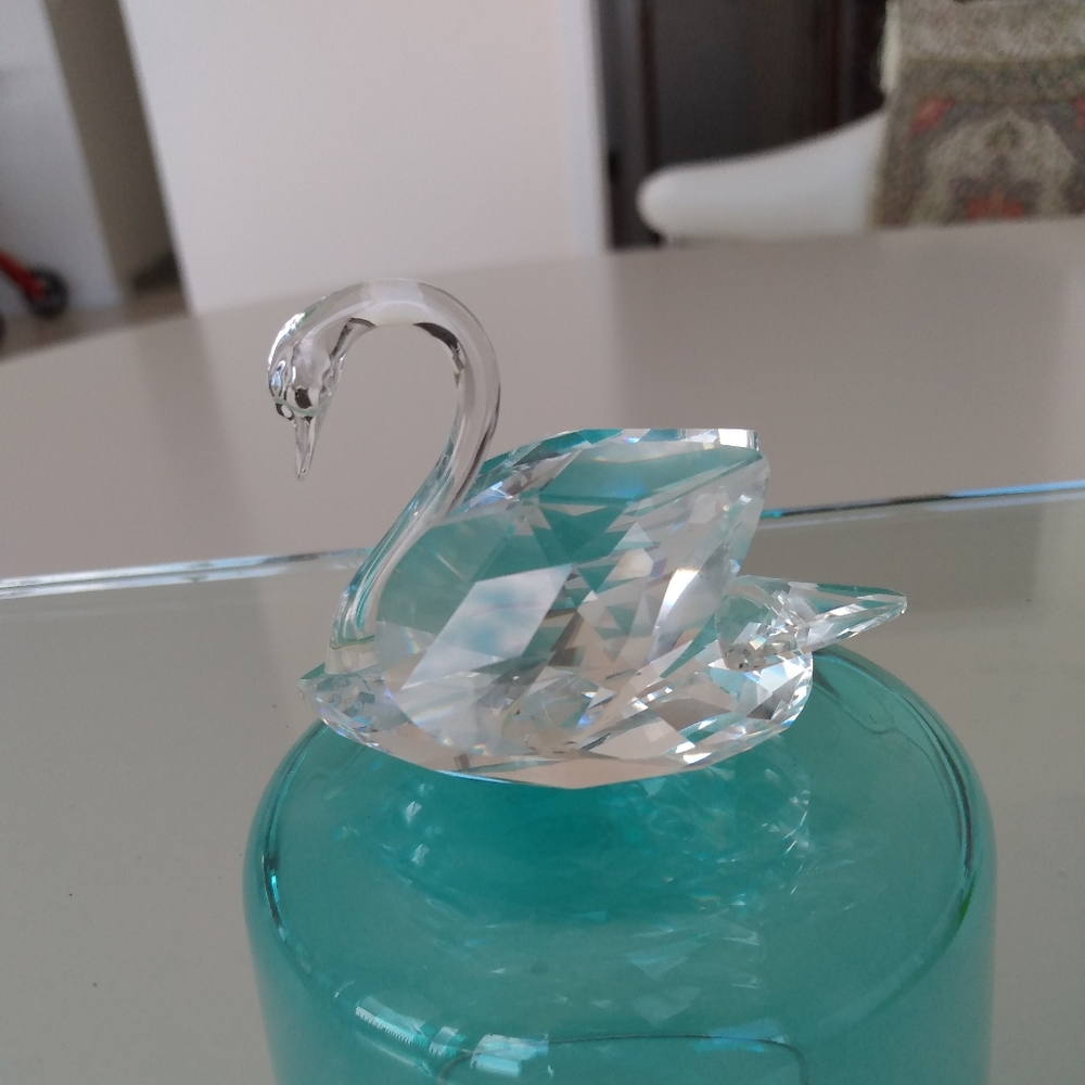 Swarovski Crystal Swan Figure Retired Small no box
